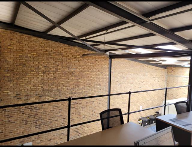 154M² WAREHOUSE TO LET IN CHLOORKOP